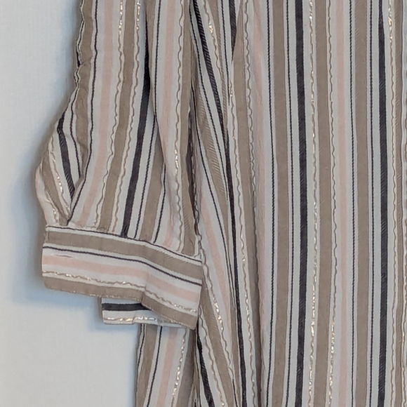 Women's (Size M) Long Striped V-neck Button Down Blouse/Top Long or 3/4 Sleeves - Picture 2 of 15